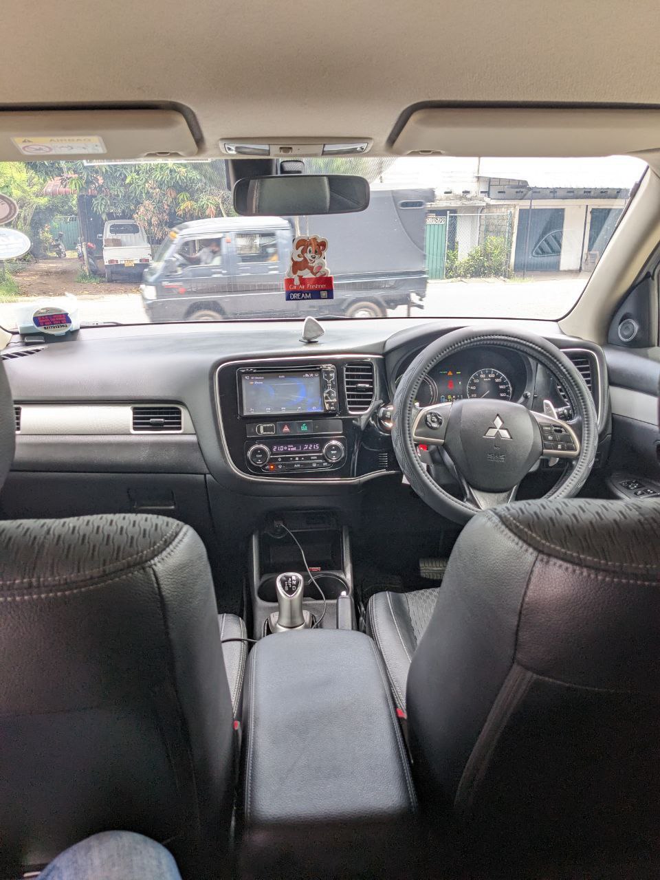 Mitsubishi Outlander  - Image 4