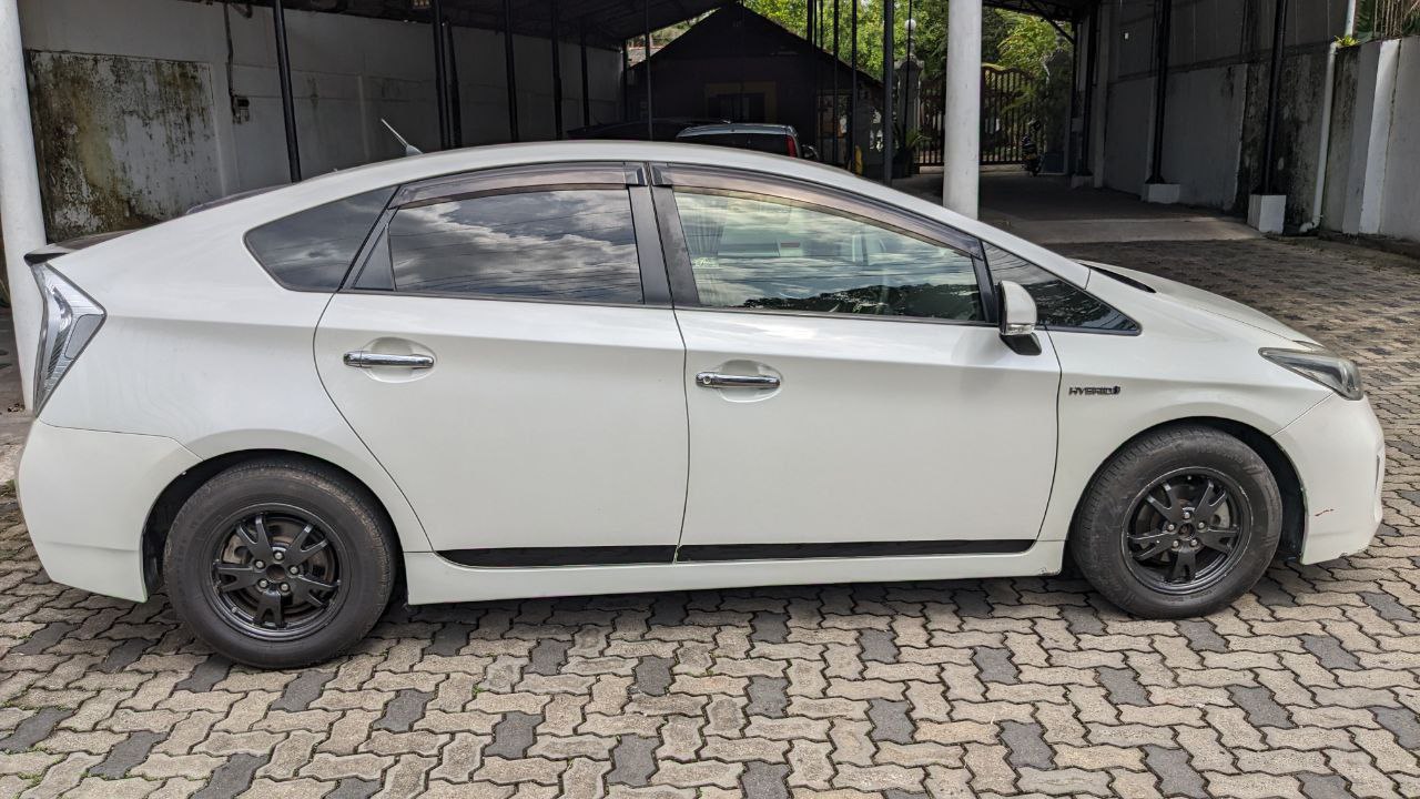 Toyota Prius  - Image 4