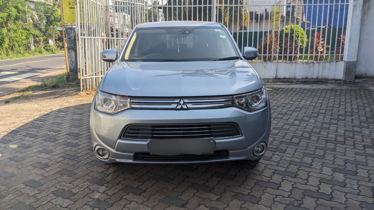 Mitsubishi Outlander - Image 2