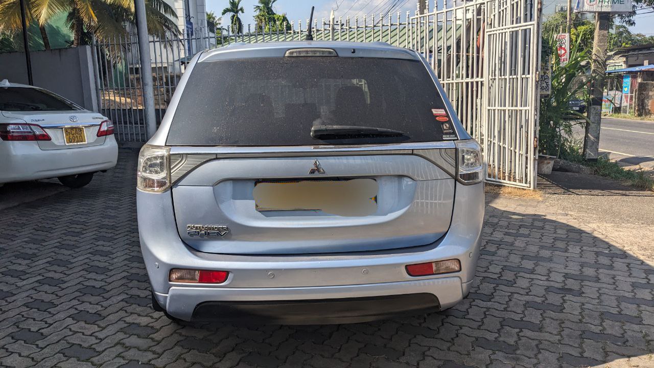 Mitsubishi Outlander - Image 3