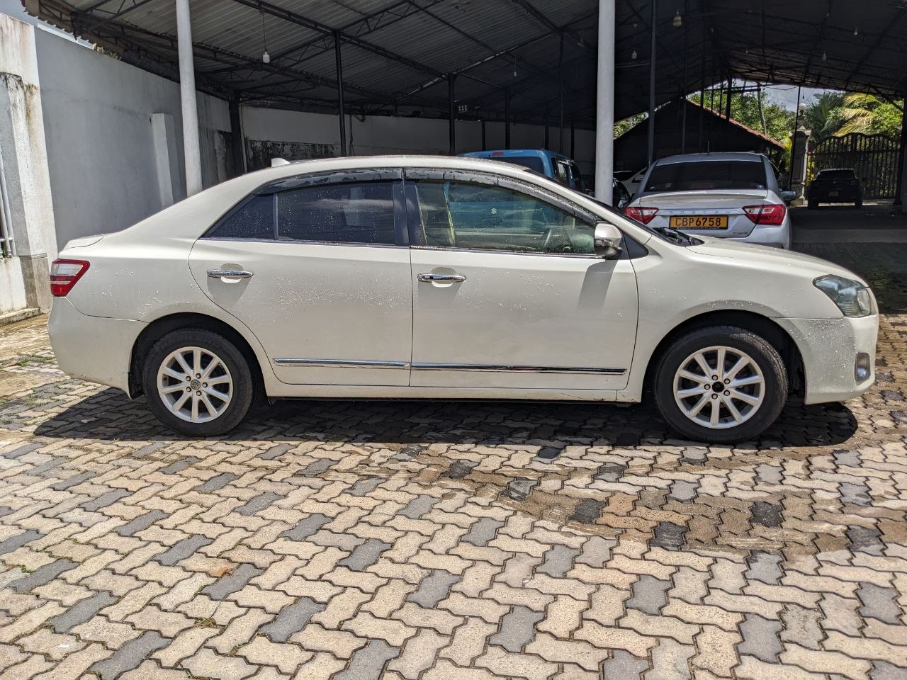 Toyota Premio  - Image 4