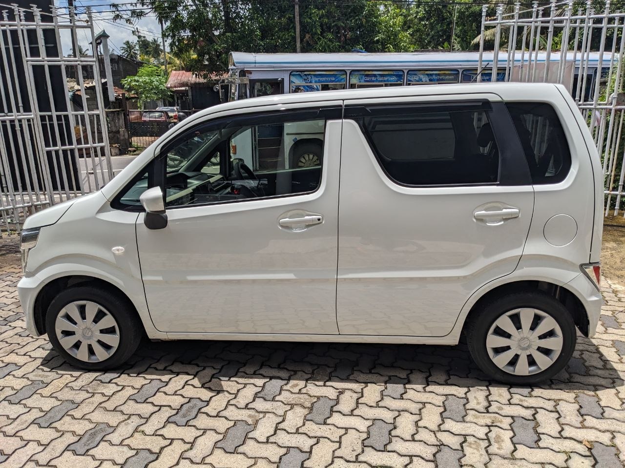 Suzuki Wagon R - Image 3