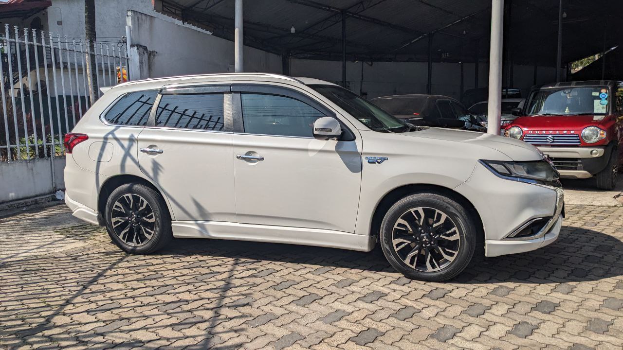 Mitsubishi Outlander - Image 4