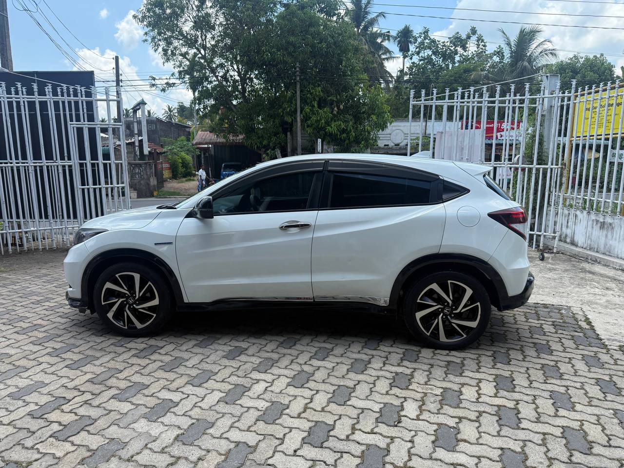 Honda Vezel RS - Image 2