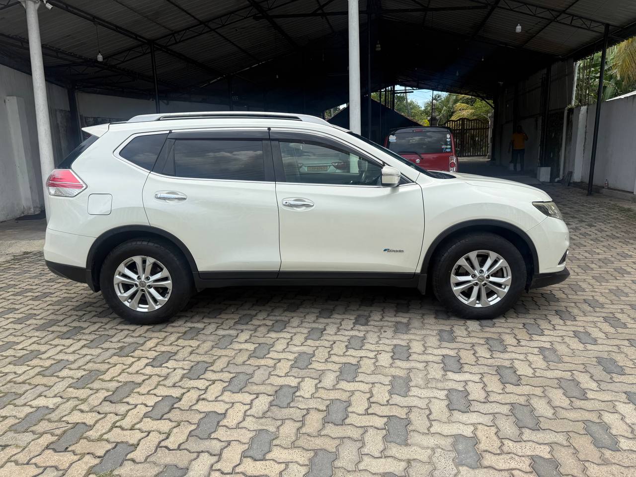 Nissan X-Trail - Image 4
